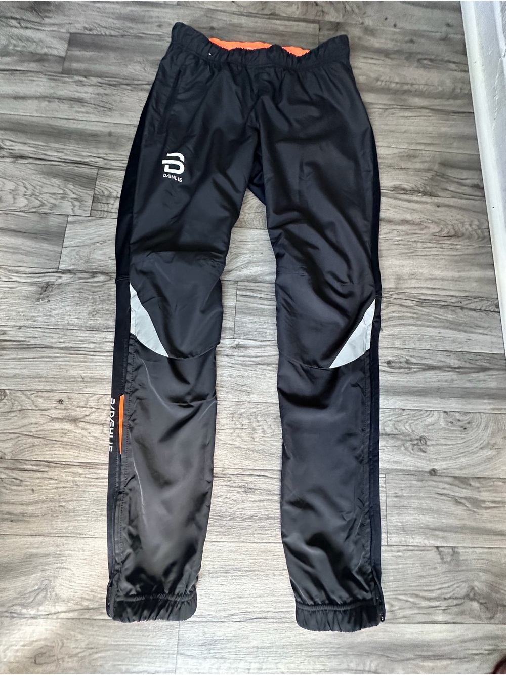 Dæhlie Winner 3.0 Women's Ski Pants Black Orange
Drawstring Size M. - Picture 16 of 16